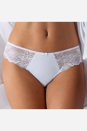 Brazilke Dolores White